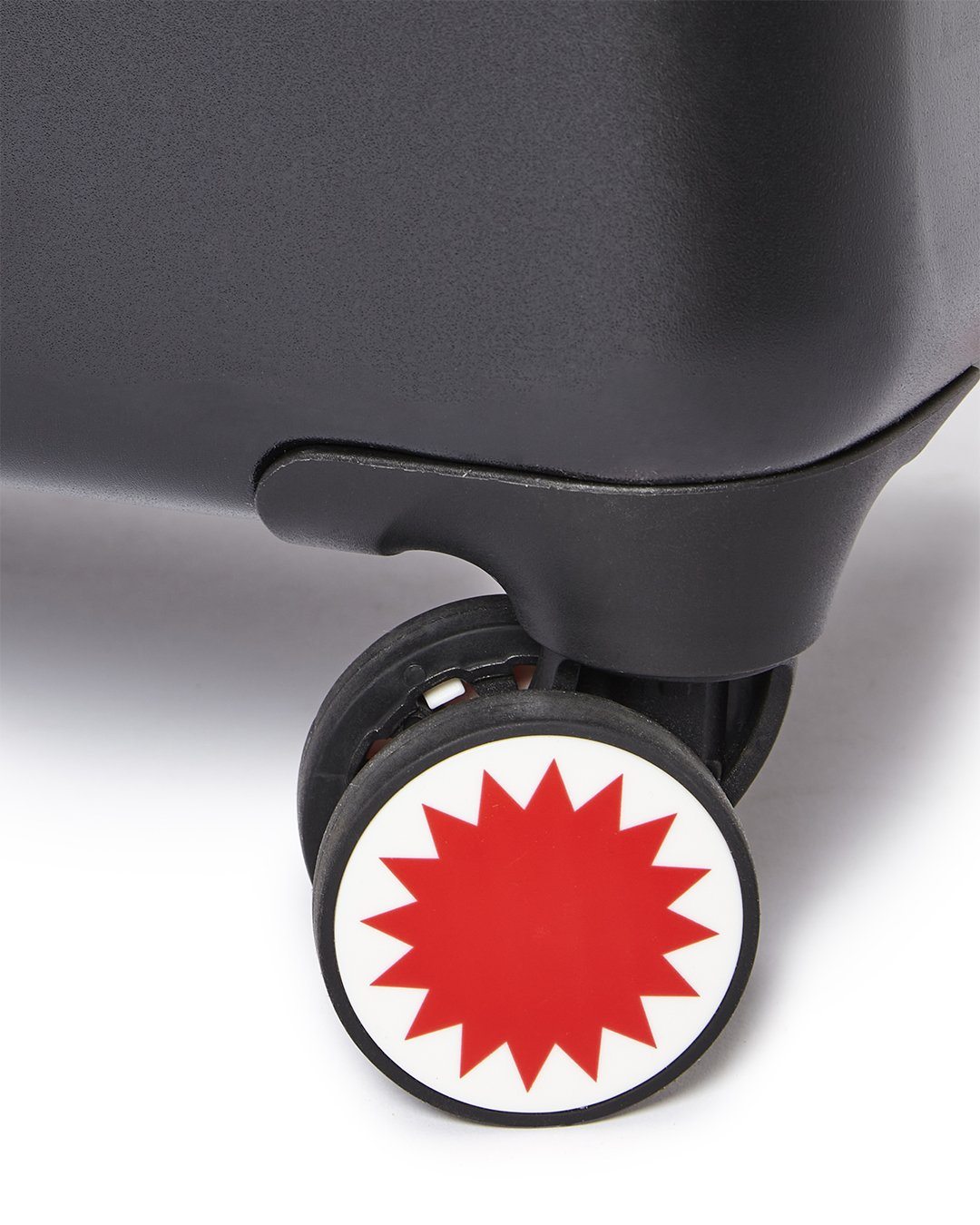 SHARKITECTURE MOLDED 29ƒ?� FULL-SIZE LUGGAGE
