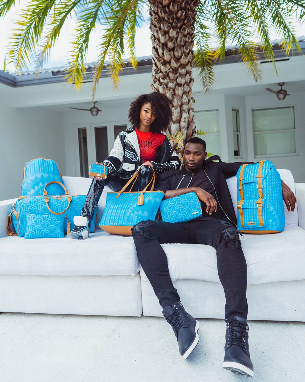 ILLUCHAINS TURQ TOILETRY BAG