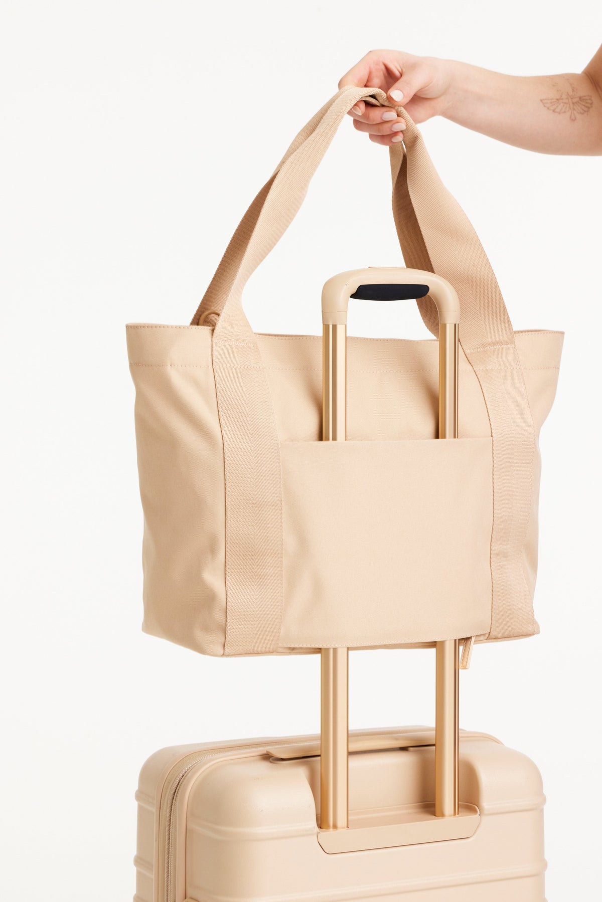 Resale The B??ISics Tote in Beige