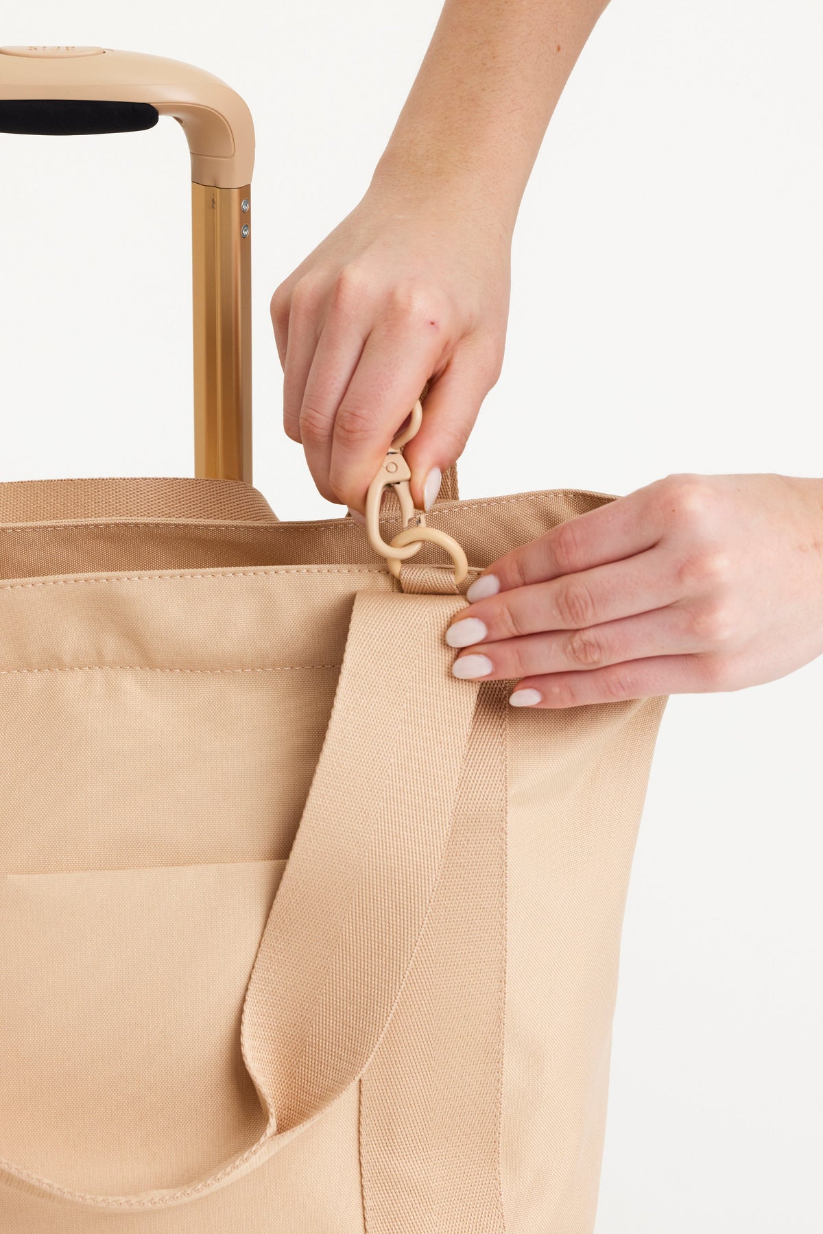 Resale The B??ISics Tote in Beige
