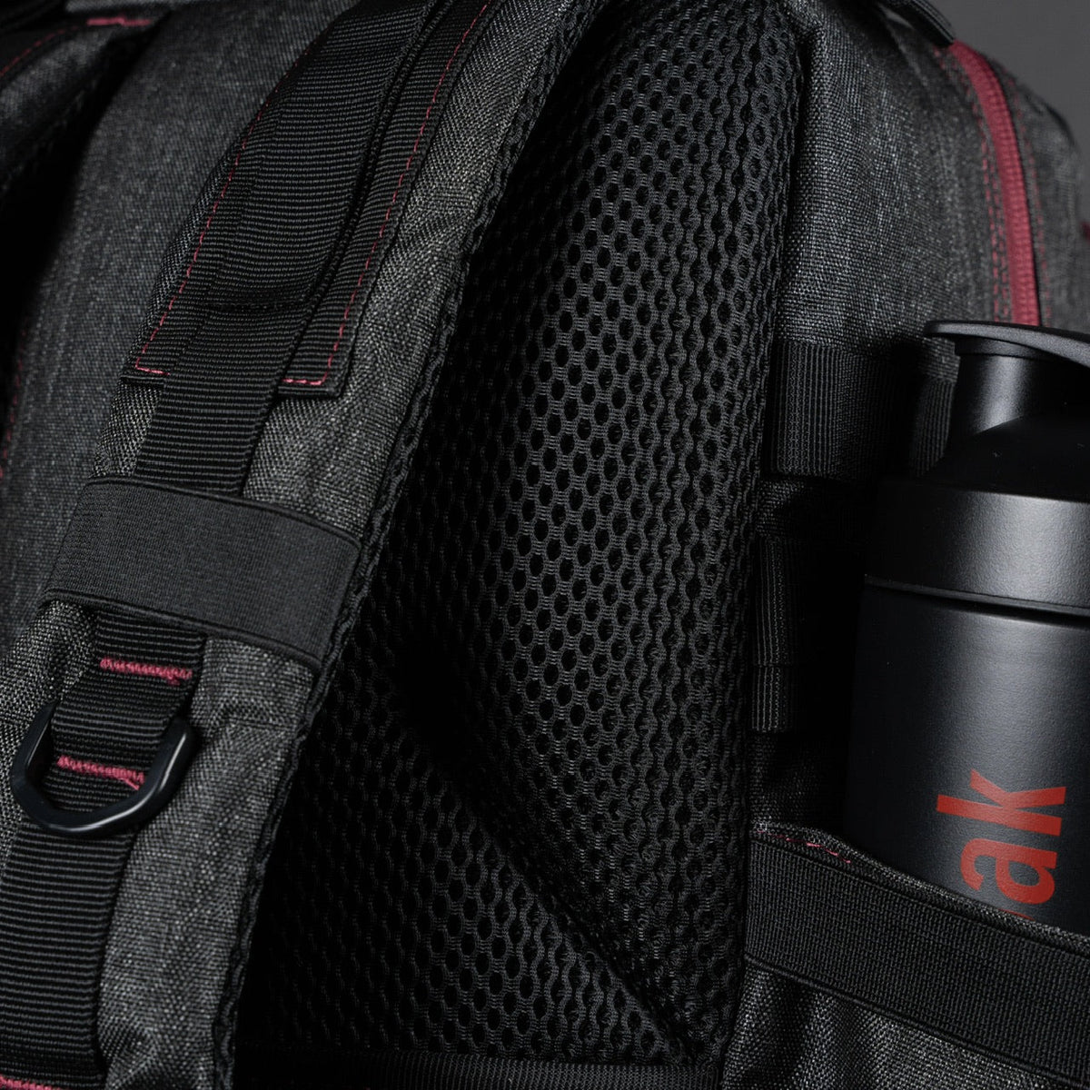 35L Backpack Black Widow
