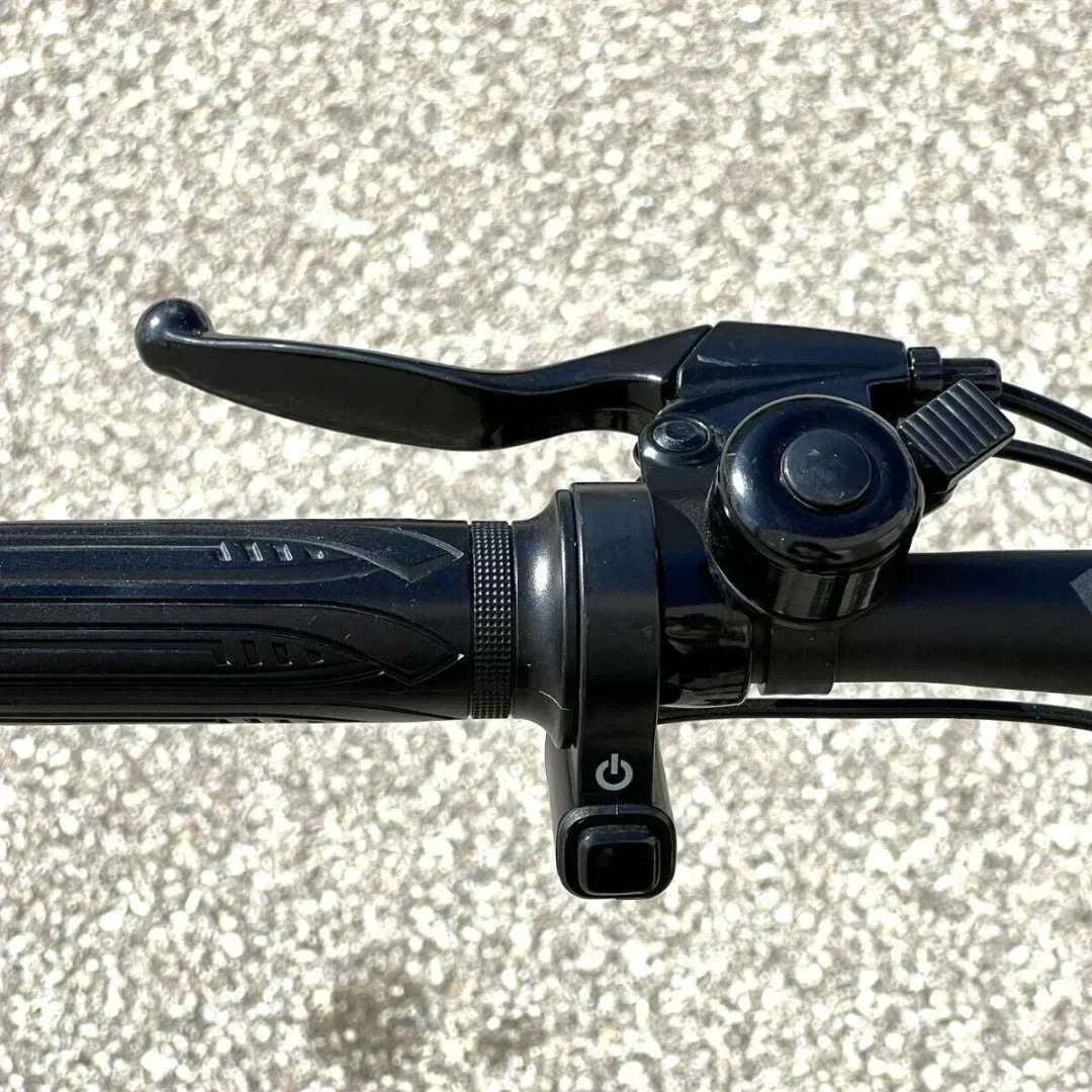 Jetson - Bolt Pro eBike with 30 miles Max Operating Range & 15.5 mph Max Speed - Black - Excellent Condition