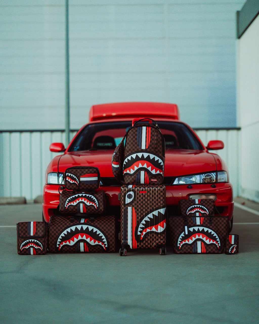 SHARKS IN PARIS GT TOTE
